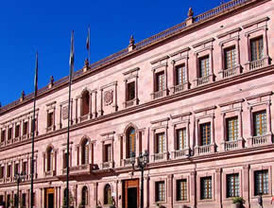 Más de 2.600 millones de inversión público-privada para autovías y puertos