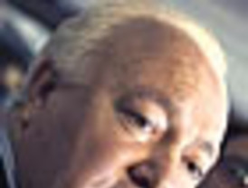 El PP asesta un 'jaque' a la Reina; De la Vega y ZP defienden su 'impecable' papel