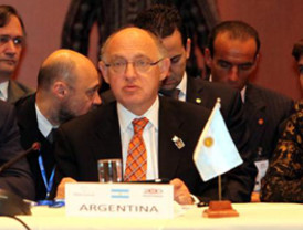 Cayo Lara deja en manos de la Presidencia de IU las medidas contra los dirigentes de Extremadura