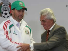 Fariñas se queda en Cuba, 'prefiere continuar en huelga de hambre'