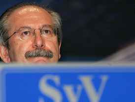 El Ibex cierra plano la sesión y mantiene los 11.800 puntos