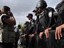 Caída de 'chuponeadores' invade portadas