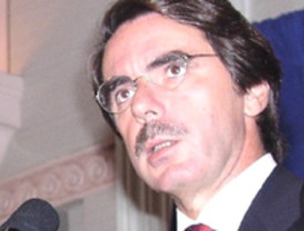 Aznar rechaza cualquier pacto y exige la destrucción total de ETA