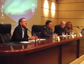 Marburg , de Guillem Clua, porta al TNC les obsessions humanes per les pandèmies i la proximitat de la mort