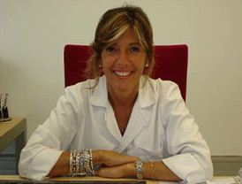 Los cabreros derraman en el Arahal más de 5.000 litros de leche en protesta por los precios