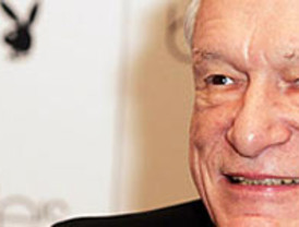 Hugh Hefner anuncia su tercera boda con una conejita de Playboy