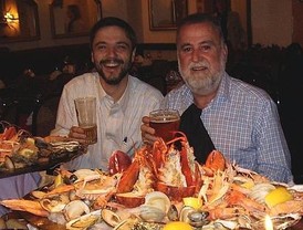 Torrijos publica en su blog la foto de la supermariscada en Bruselas con el gerente de Mercasevilla, Fernando Mellet