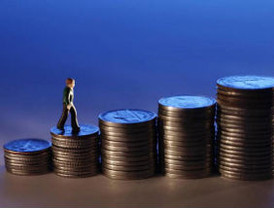 Hallan 70 kilos, tres dispositivos lapa y detonadores en la lonja de San Sebastián