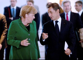 Merkel fuerza una reunión sorpresa con Sarkozy en Frankfurt