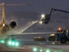Las intensas nevadas dejan sin energía y sin aeropuerto a Moscú