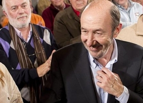 Rubalcaba acusa a Rajoy de "engañar" sobre su conocimiento del déficit