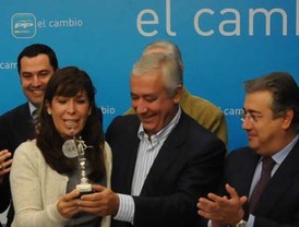 Arenas: “Los ayuntamientos andaluces están sometidos a un manual de supervivencia”