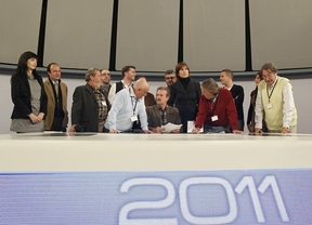 El equipo de la Academia de TV que organiza el debate