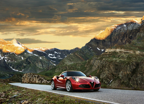 Alfa Romeo inicia la recepción de pedidos en España del deportivo 4C