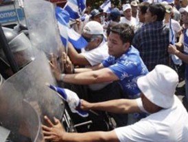 Opositores le dicen a Ortega “¡que te reelija tu madre!”