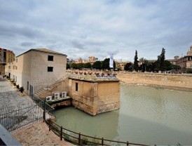 Zapatero espera el chaparrón en pleno debate sobre su candidatura en 2012