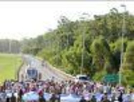 Zapatero disuelve las Cortes confirmando que habló con ETA después del atentado de Barajas