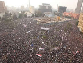 Mubarak no renuncia pese a protestas