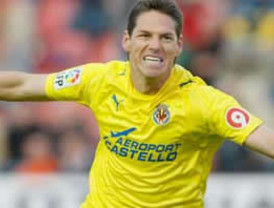 11 fallecidos al caer autobús desde un puente