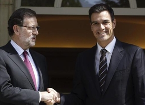 Rajoy no considera prioritario reformar la Constitución y afea al PSOE hacer "eslóganes"