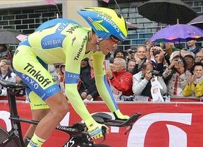 Contador (Tinkoff-Saxo) brilla en la contrarreloj y recupera la 'maglia rosa'