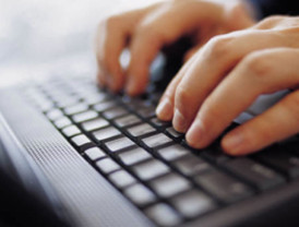 Ebrard asiste al IV Informe, urge construir acuerdo nacional