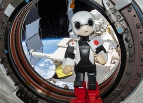 Misión cumplida: El robot astronauta Kirobo vuelve a la Tierra 