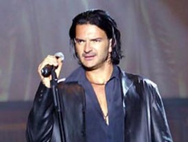 El opositor Oscar Ortiz es reelecto Presidente del Senado