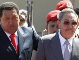 Obreros se enfrentan a la Policía Nacional