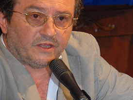 Presidente Funes viajará este martes a Venezuela