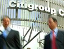 Solbes hace una 'defensa numantina' del modelo salarial español