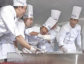 Garzón cita a la alcaldesa de Mondragón por quebrantar la suspensión de actividades de ANV