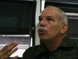 Porque no le va a mi espíritu el silencio cómplice