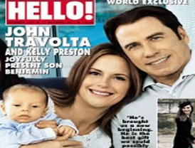 John Travolta presenta a su bebé a una revista Británica