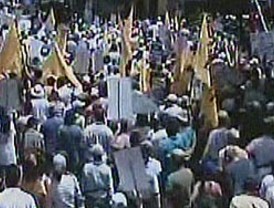 Villalonga irrumpe para pescar en el río revuelto del Madrid