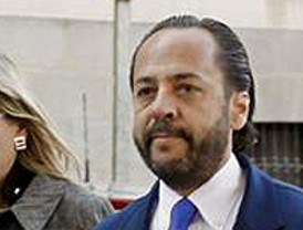 James Woods alista a Kristen Stewart en los marines