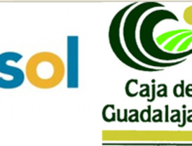 Multitudinaria manifestación 'anti-Camps' en Valencia