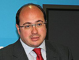 El alcalde lumbrerense, en su preocupación por los más débiles, crea el nuevo cargo local de “Defensor del Ciudadano”