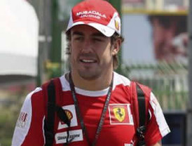 Alonso contra Red Bull en uno de los finales más reñidos de la F1