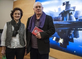 Lara junto a Isabel Salud, hoy en Bilbao