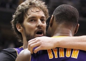 Gasol sigue liderando a los Lakers en una nueva victoria a domicilio ante los Spurs (84-98)