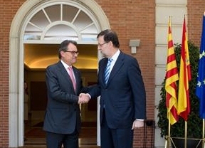 Rajoy confía en que Mas no hará nada ilegal y respira "muy tranquilo" gracias al apoyo del PSOE