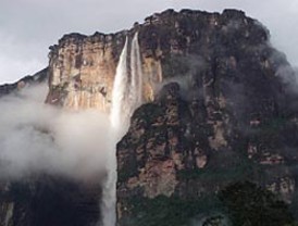 ArteSantander es inaugurada con el apoyo de Marcano y De la Serna, que creen que 'mantendrá el tipo' a pesar de la crisis