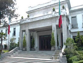 El PRI volverá a Los Pinos en el 2012, afirma a los periodistas, ex presidente de México Ernesto Zedillo