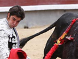 El madridista Sergio Ramos lesiona a Torres, baja en la Selección