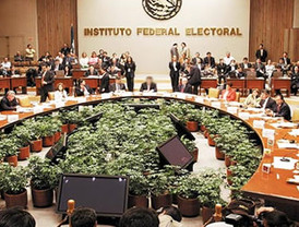 Bush reclama una 'cierta independencia' para Kosovo