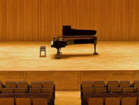 Baño de masas de los Príncipes en su visita a Albacete para inaugurar el curso de FP y un Centro de Atención a Discapacitados