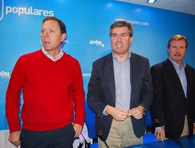 Aznar asegura que el PP sacará a ETA de las instituciones