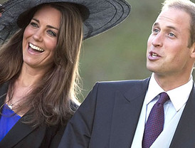 El príncipe Guillermo se casará con Kate Middleton el próximo año en Londres