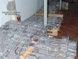 Desarticulada una red que escondía droga en cajas de calamares congelados